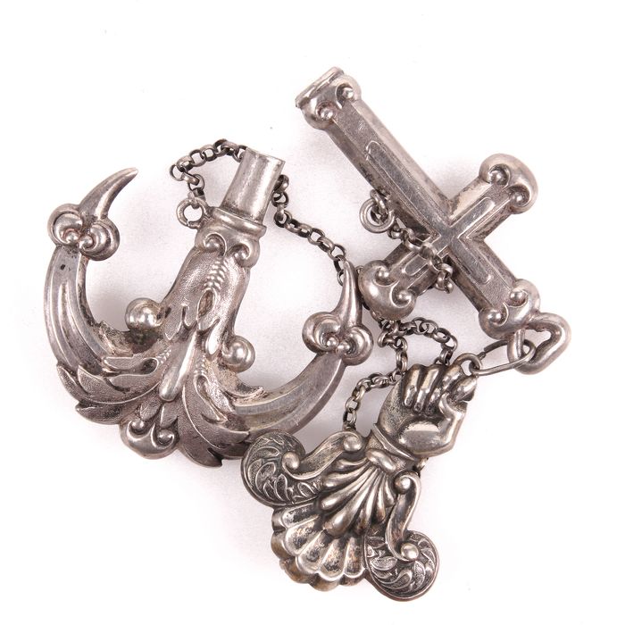 Victorian Silver Anchor Momento Mori Pendant - Image 2 of 4