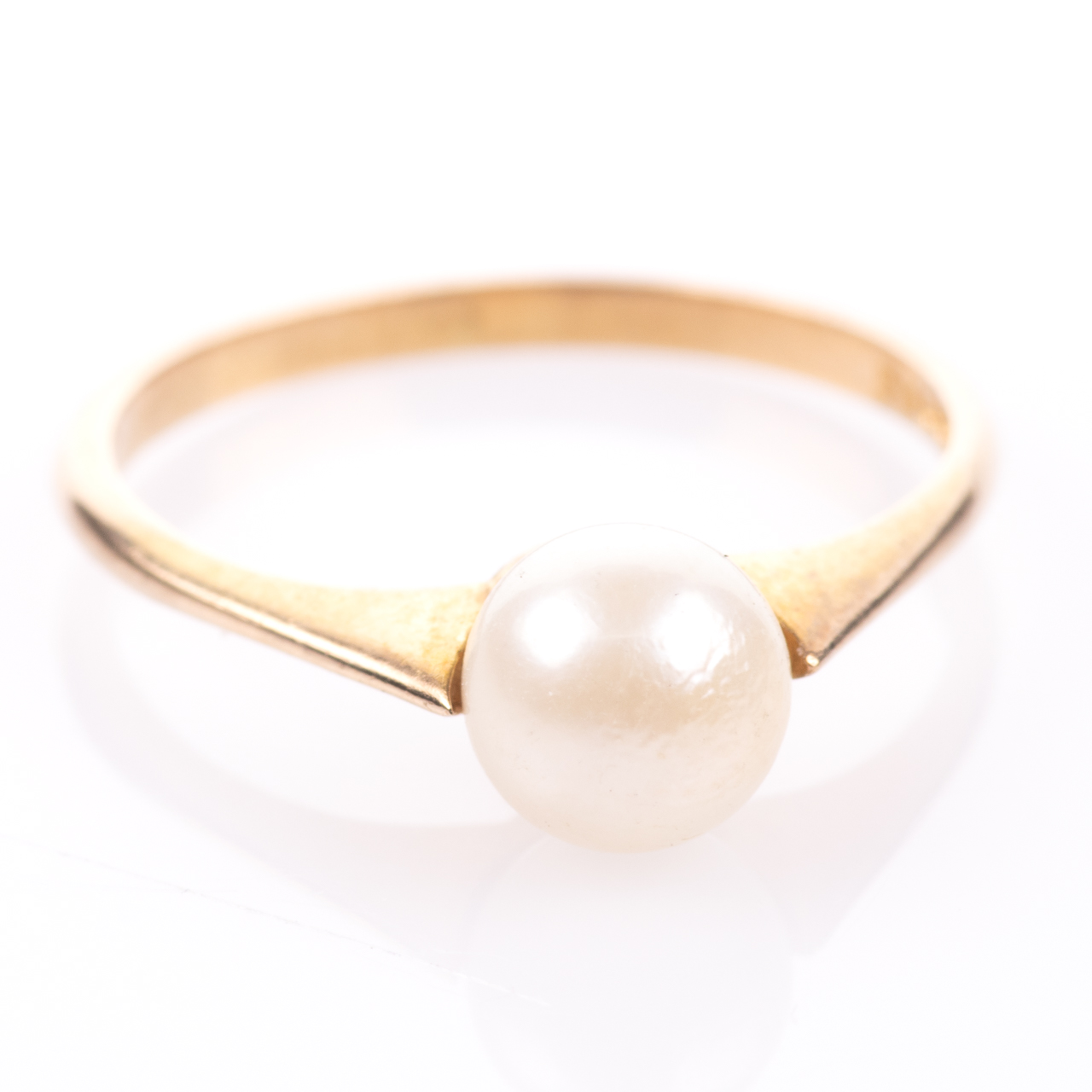 9ct Gold 7mm Pearl Ring London 1970 - Image 3 of 7