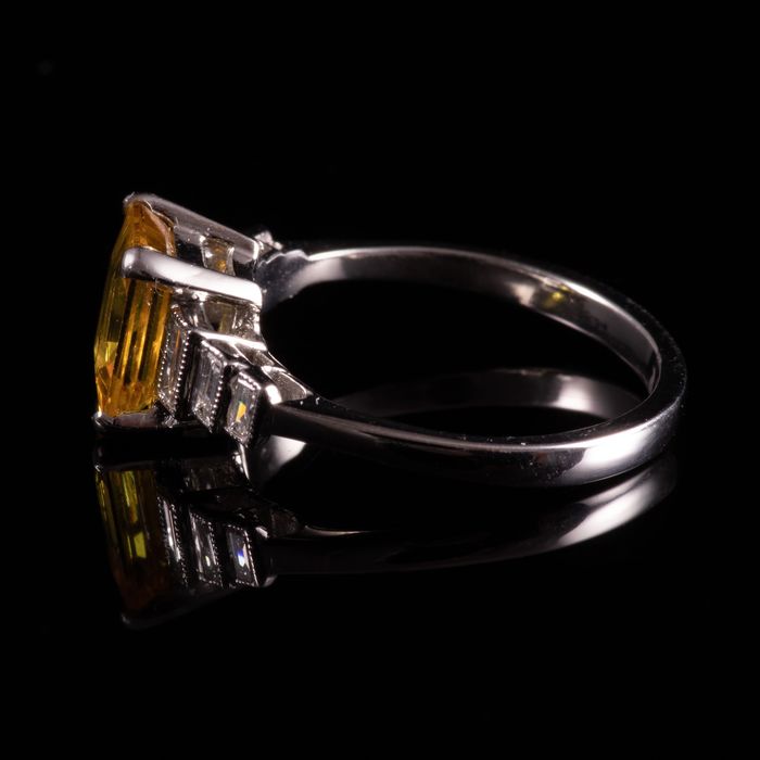 18ct Gold 1.65ct Yellow Sapphire & Diamond Art Deco Ring - Image 2 of 6