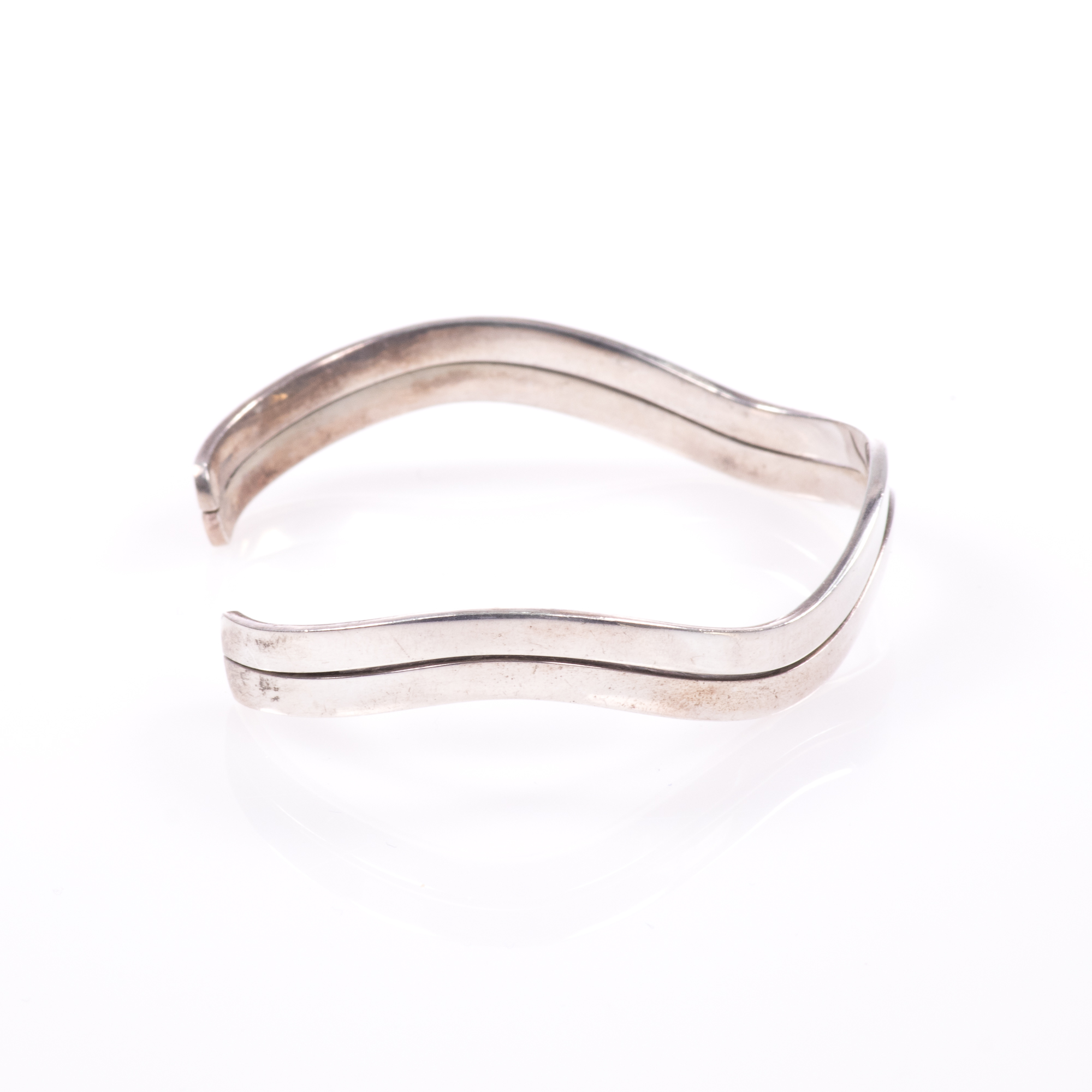 Silver Modernist Bangle Bracelet - Image 5 of 7