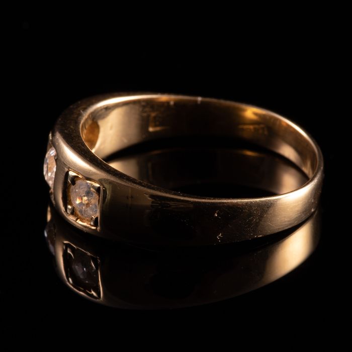 18ct Gold 1ct Mine Cut Diamond Ring - Image 2 of 7