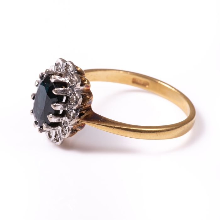 18ct Gold 1.55ct Sapphire & Diamond Ring - Image 4 of 8