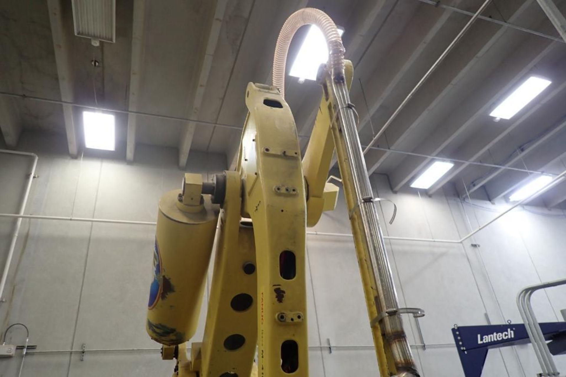 Fanuc palletizing robot model M-410-iB16 with controller and pendant - Image 4 of 12