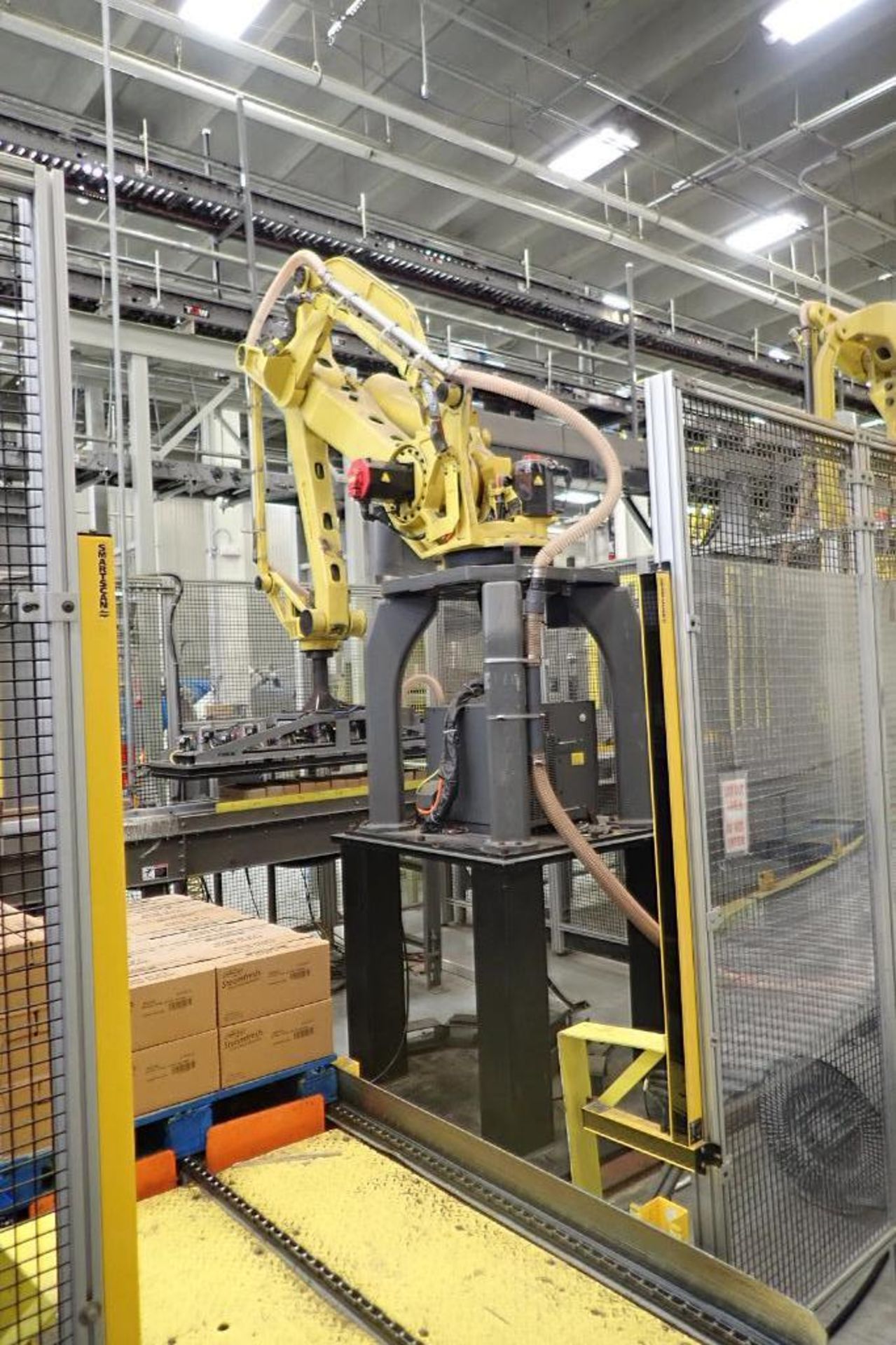 Fanuc palletizing robot model M-410-iB16 with controller and pendant - Image 2 of 12