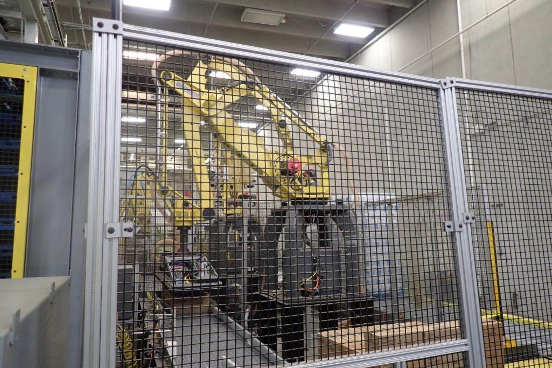Fanuc palletizing robot model M-410-iB16 with controller and pendant - Image 3 of 12