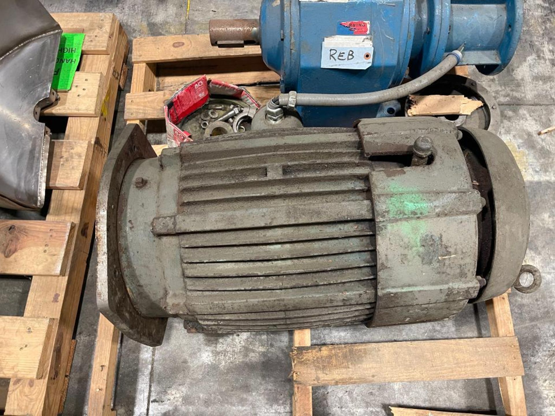 motor and drive on pallet