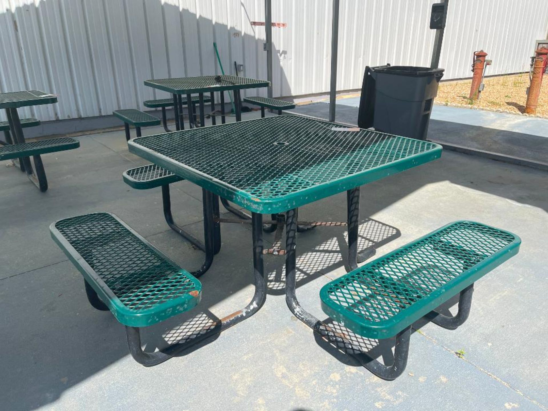 green square picnic table - Image 2 of 2