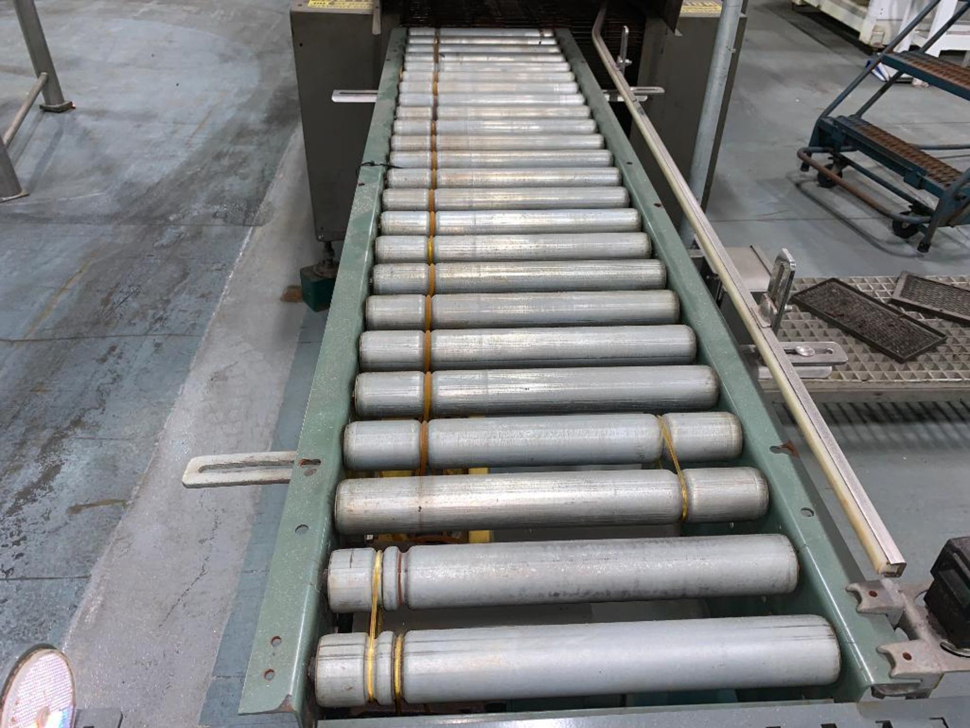 Hytrol power roller conveyor, 72 in. x 15 in. x 35 in. - Image 2 of 6