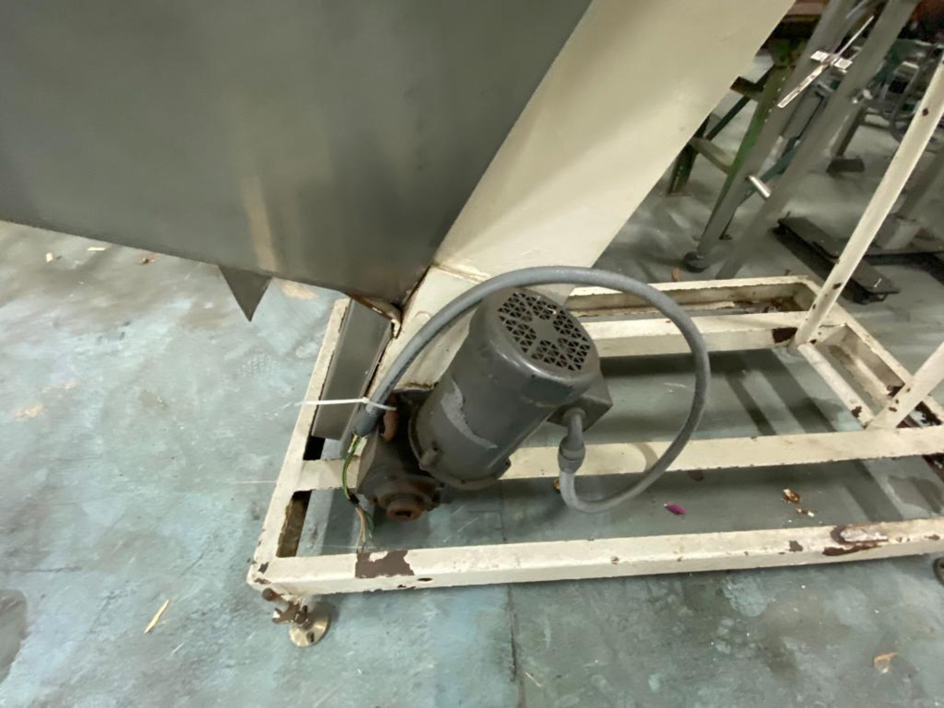 Consolidated cap elevator hopper, model EA-9, sn 6534, approximately 104 in. discharge height - Image 10 of 11