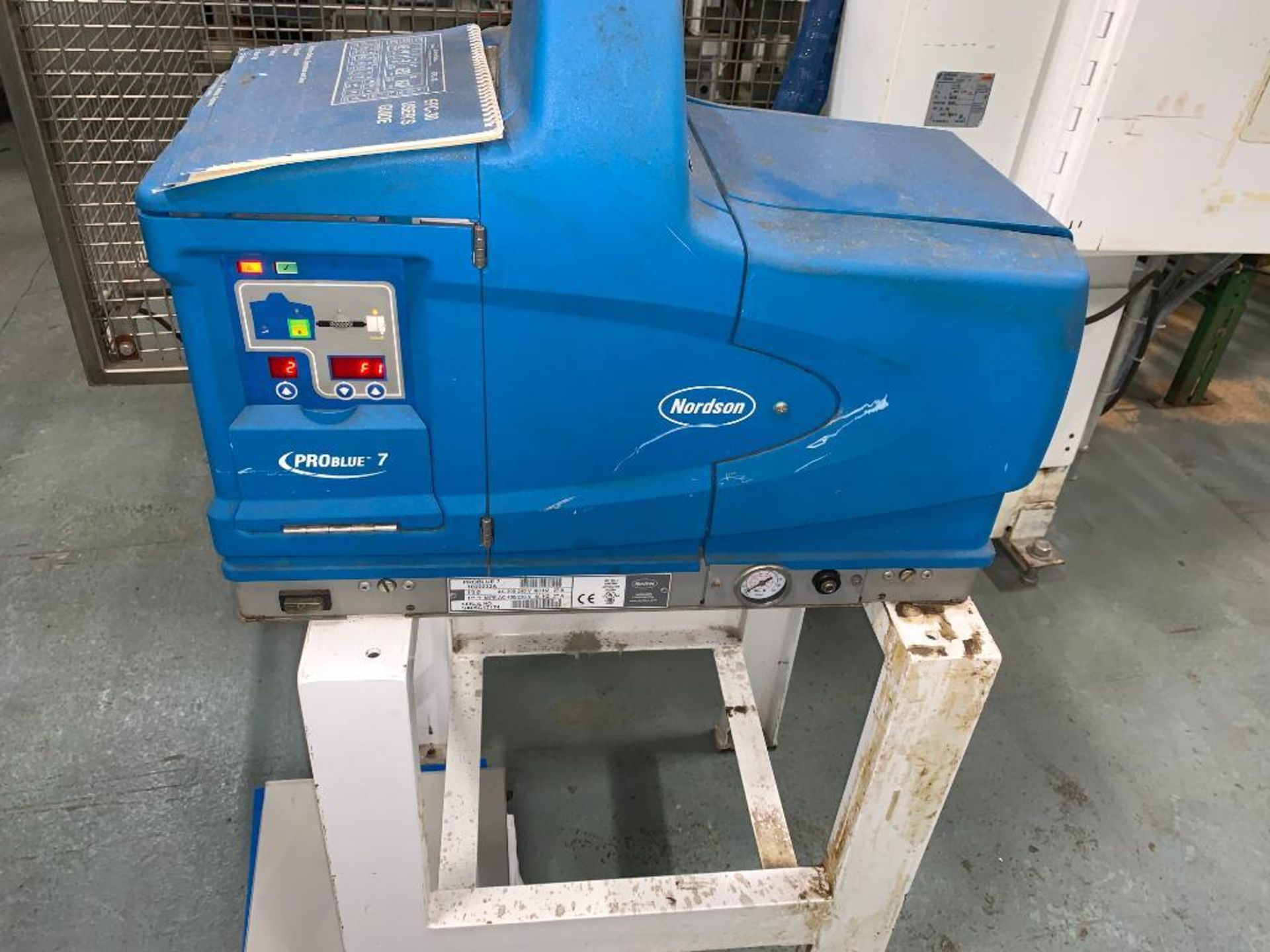 SWF case erector, model TF400VK Tray-Matic, with Nordson ProBlue 7 hot glue pump - Image 13 of 21
