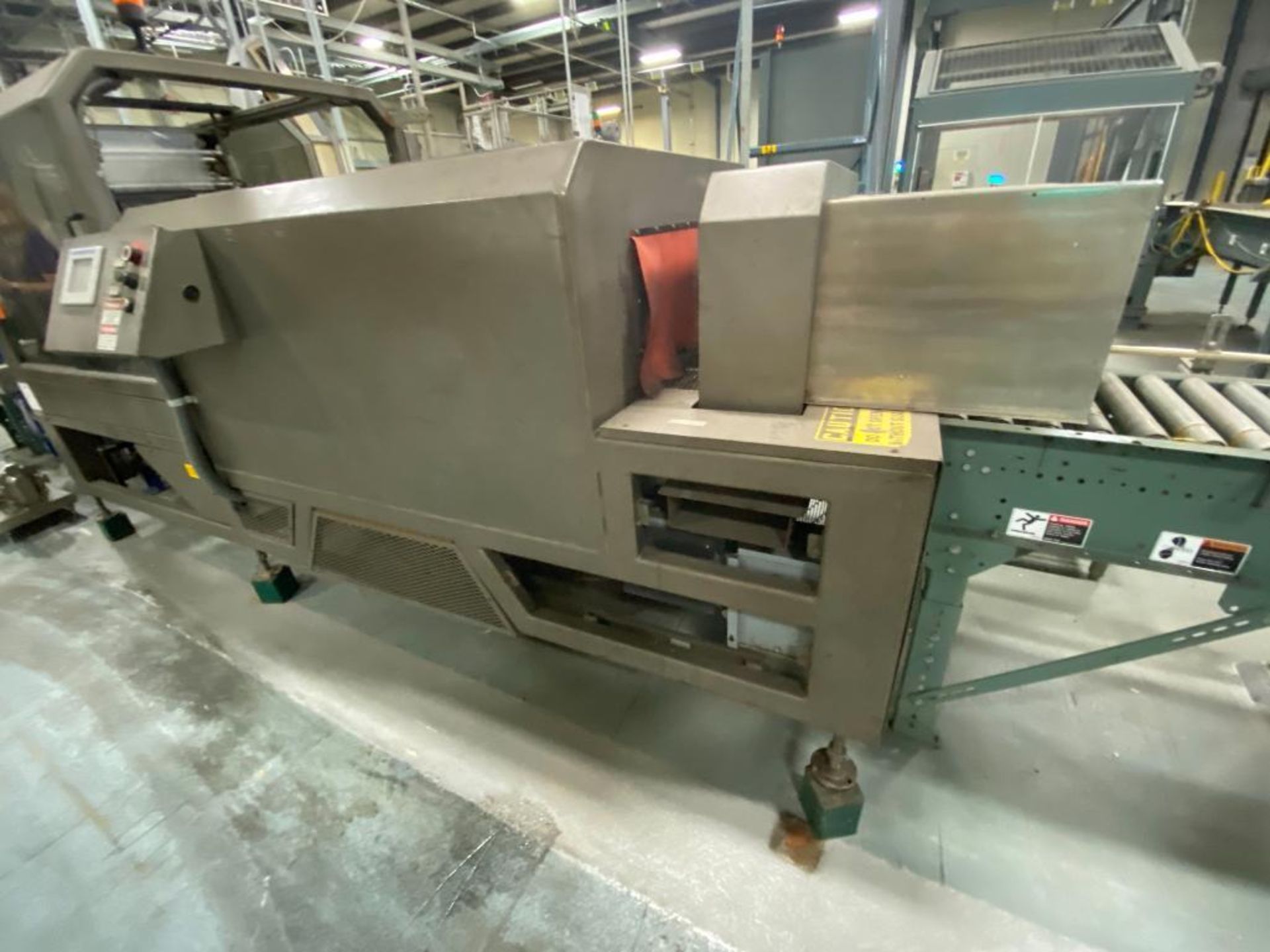APM overwrapper, right angle feed, with heat tunnel, 28 in. roll feeder - Image 5 of 23