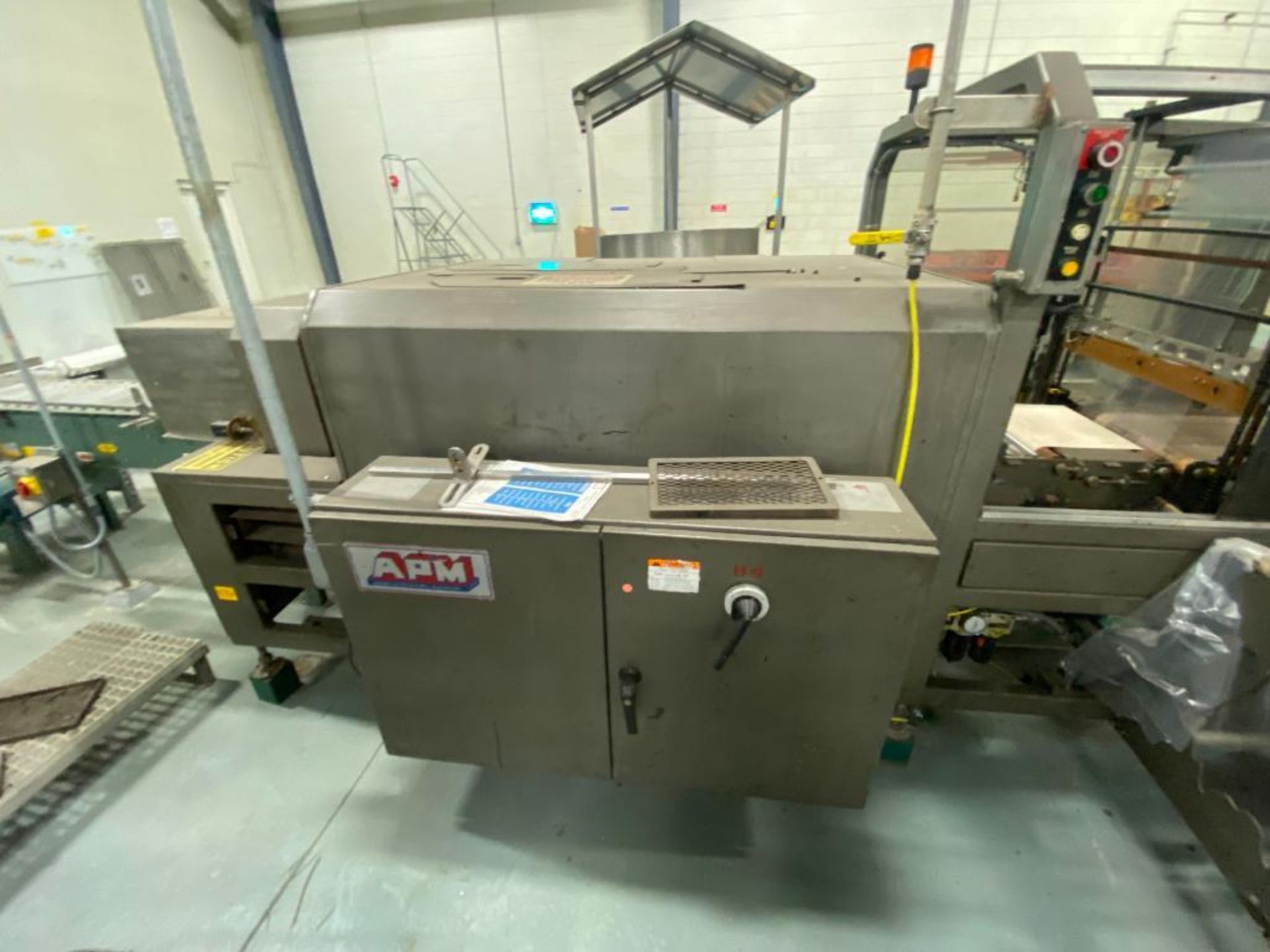 APM overwrapper, right angle feed, with heat tunnel, 28 in. roll feeder - Image 7 of 23