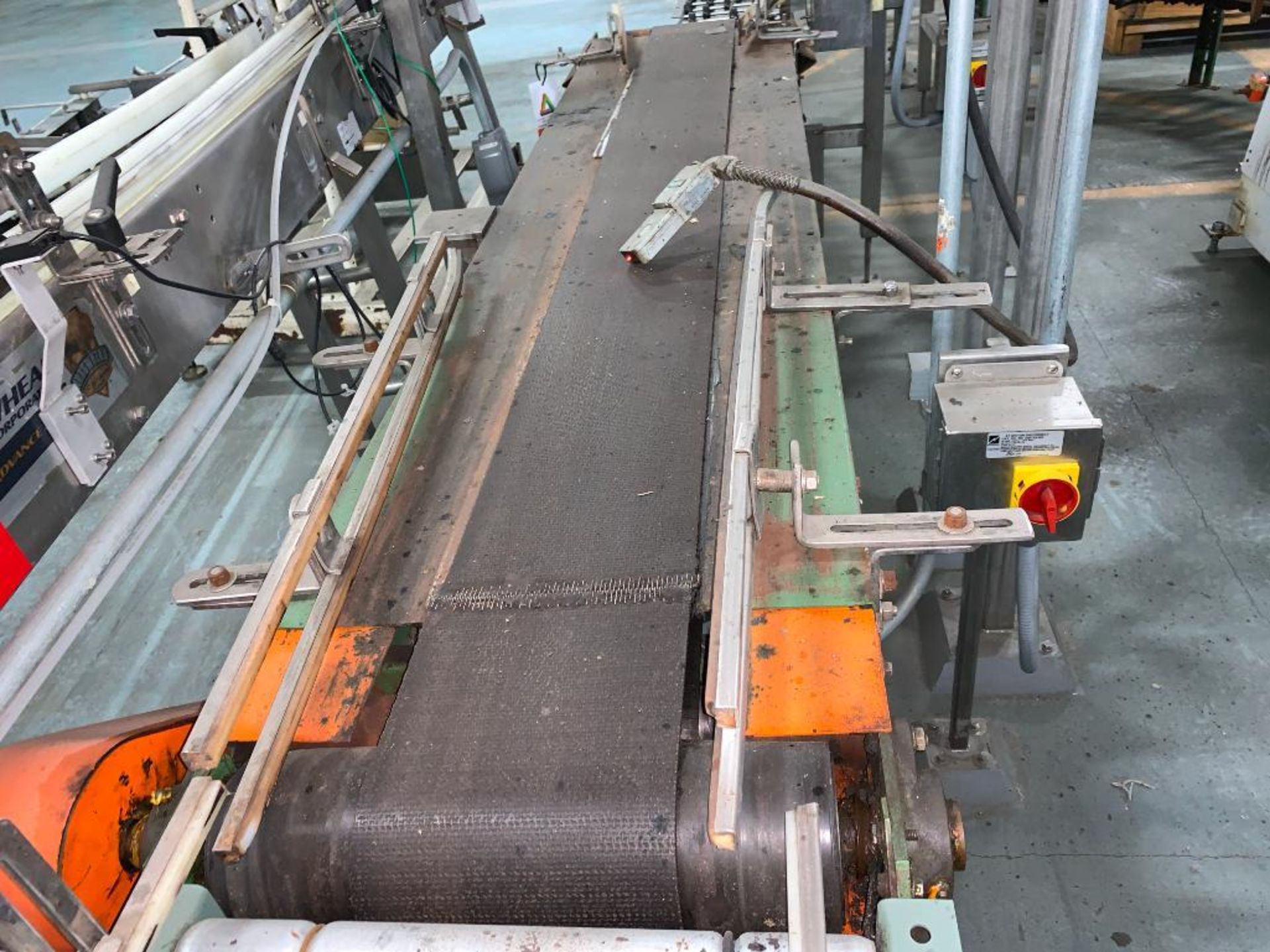 Hytrol rubber belt conveyor 90 in. x 9 in. x 33 in. - Image 4 of 8