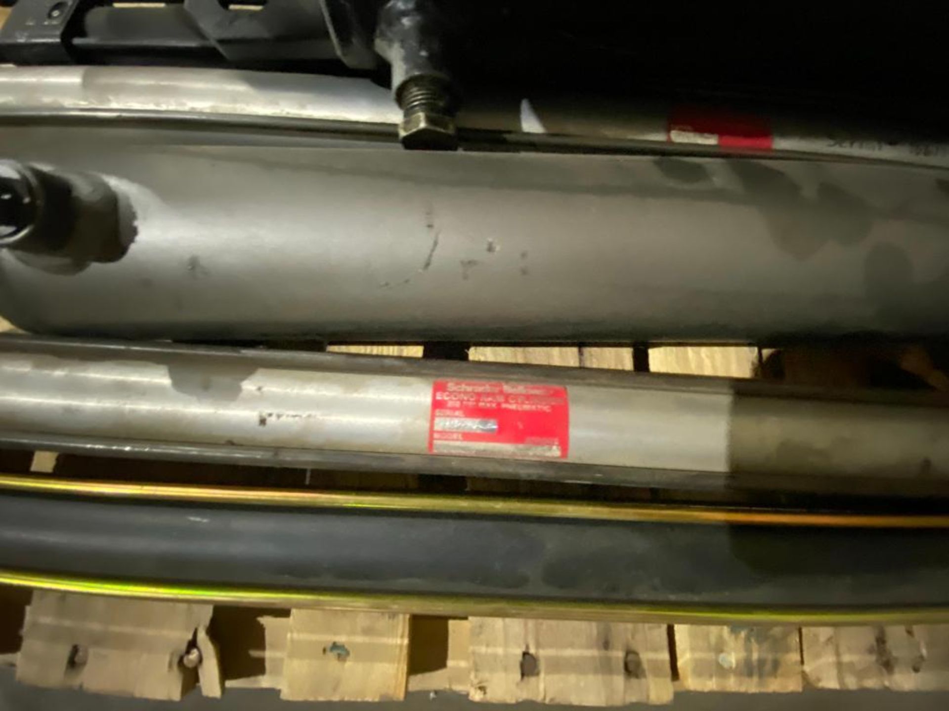 various air cylinders - Image 4 of 5