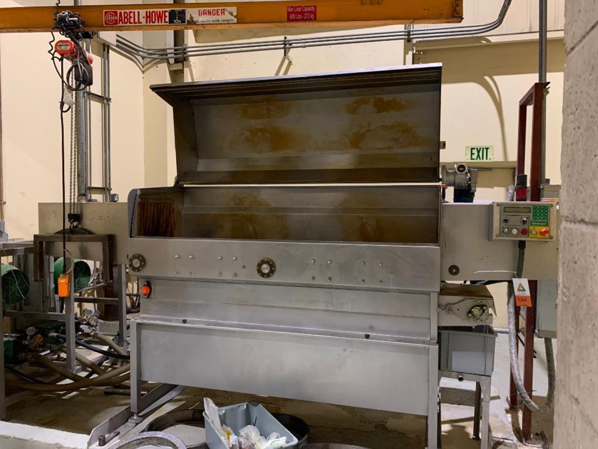 2013 Landucci die wash cabinet