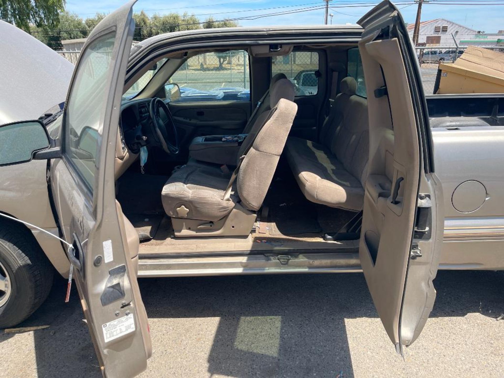 2000 Chevrolet Silverado 1500 LS - Image 16 of 27