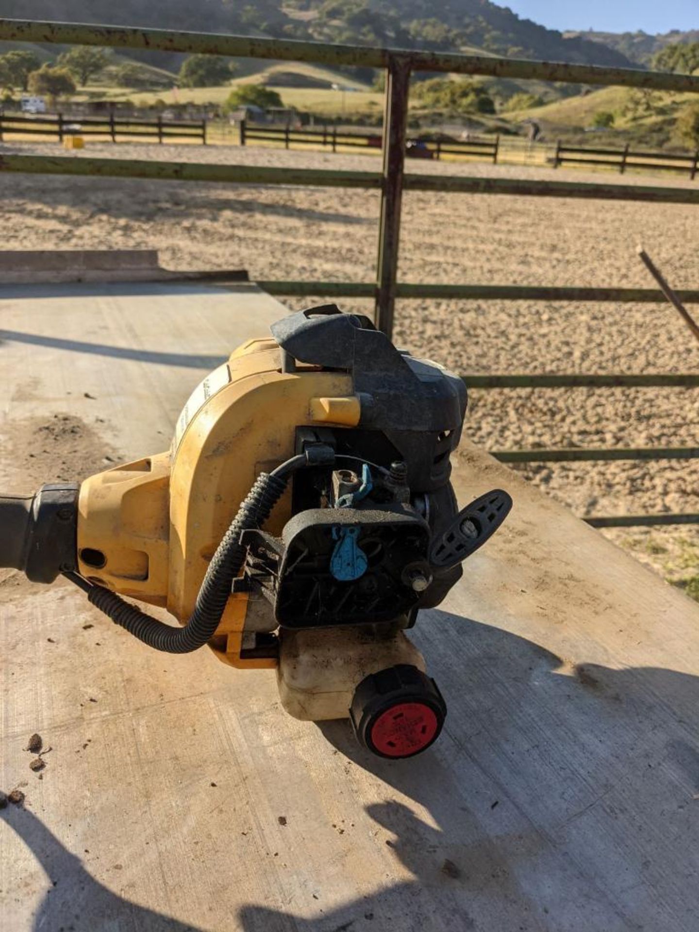 Cub Cadet BC280 weed eater - Image 2 of 5