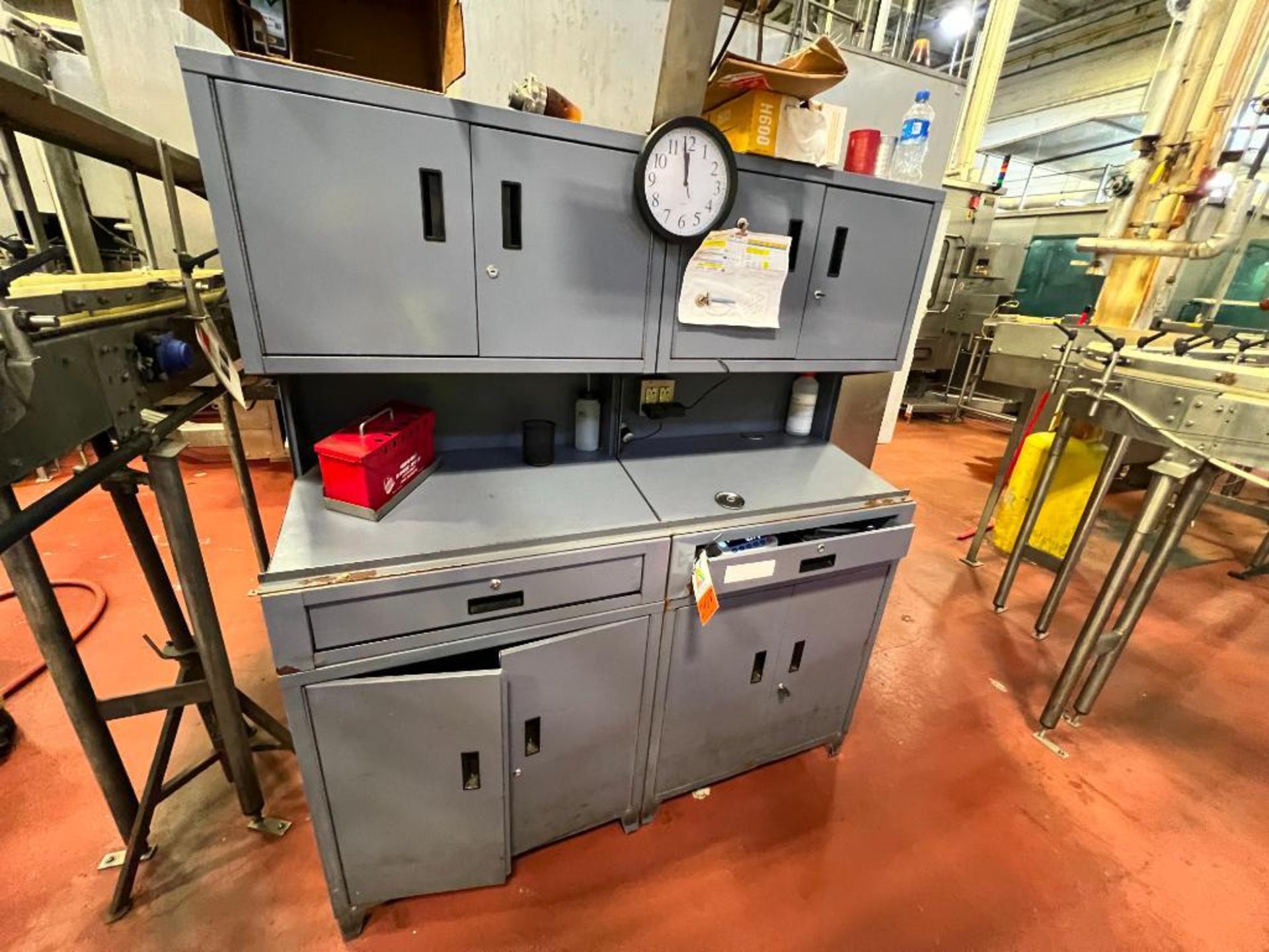 gray mild steel shop workstation with contents - Image 6 of 22