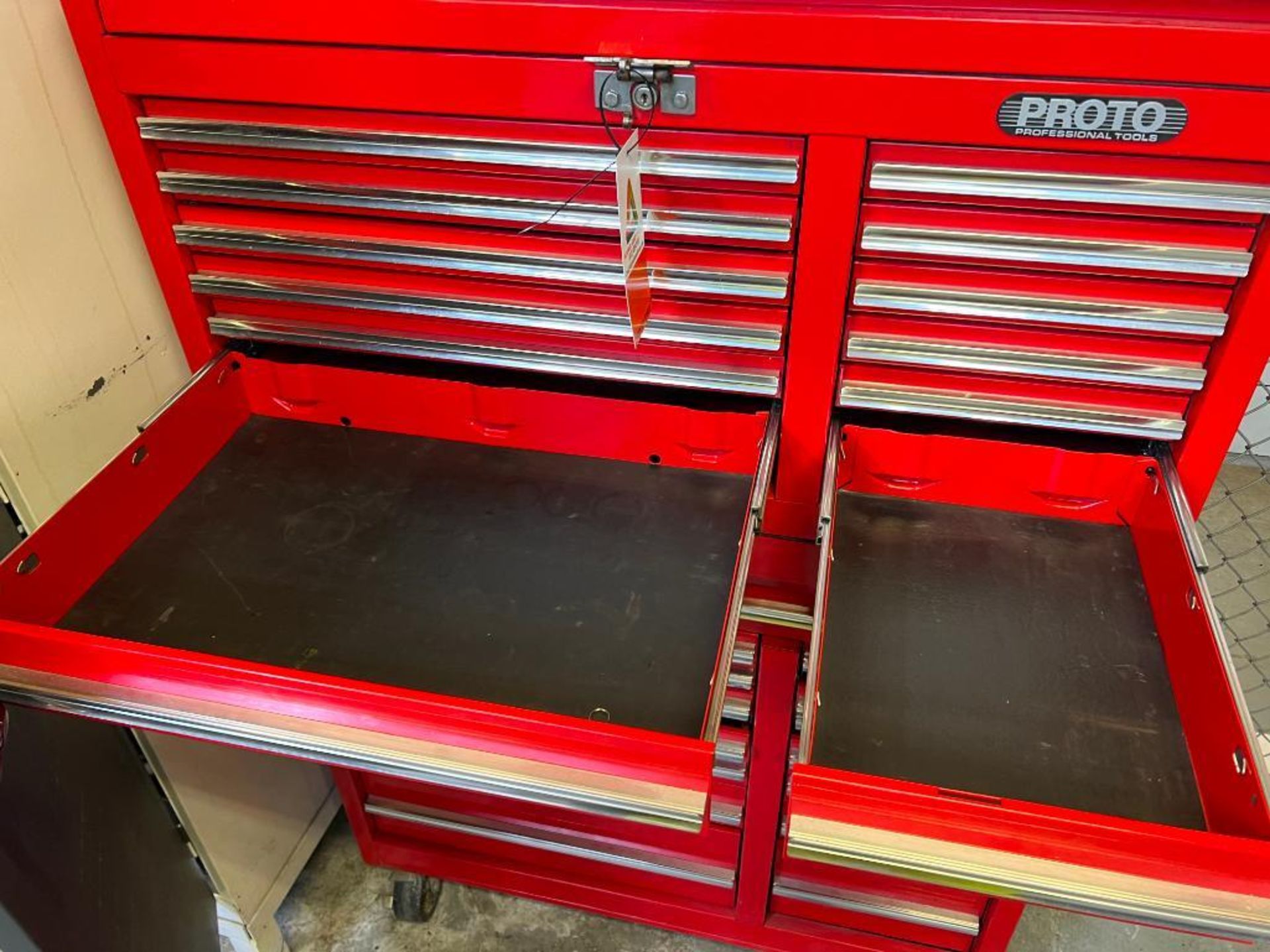 Proto 27-drawer rolling tool box - Image 8 of 19