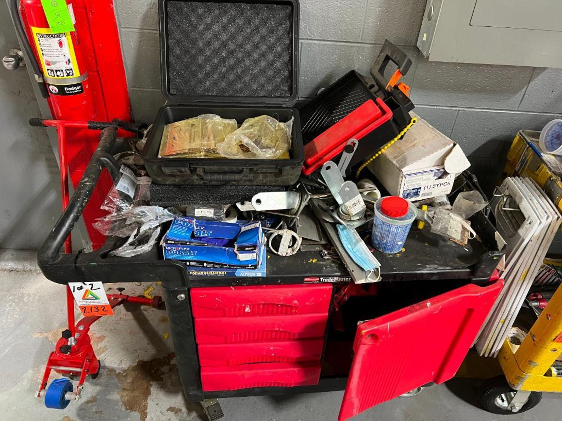 Rubbermaid cart with contents