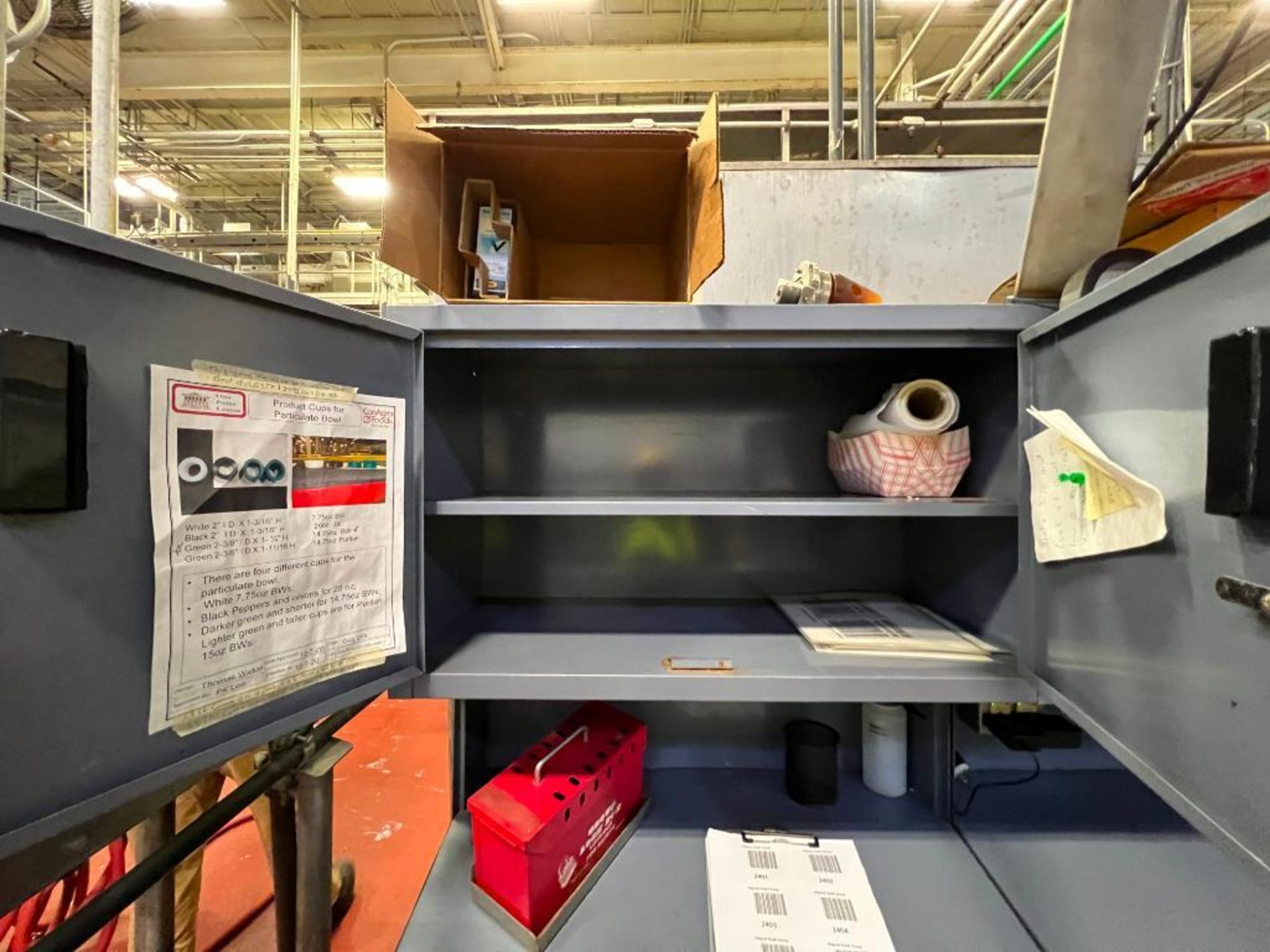 gray mild steel shop workstation with contents - Image 7 of 22