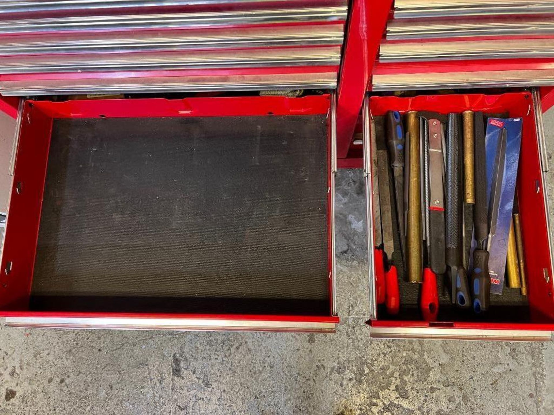 Proto 27-drawer rolling tool box - Image 17 of 19