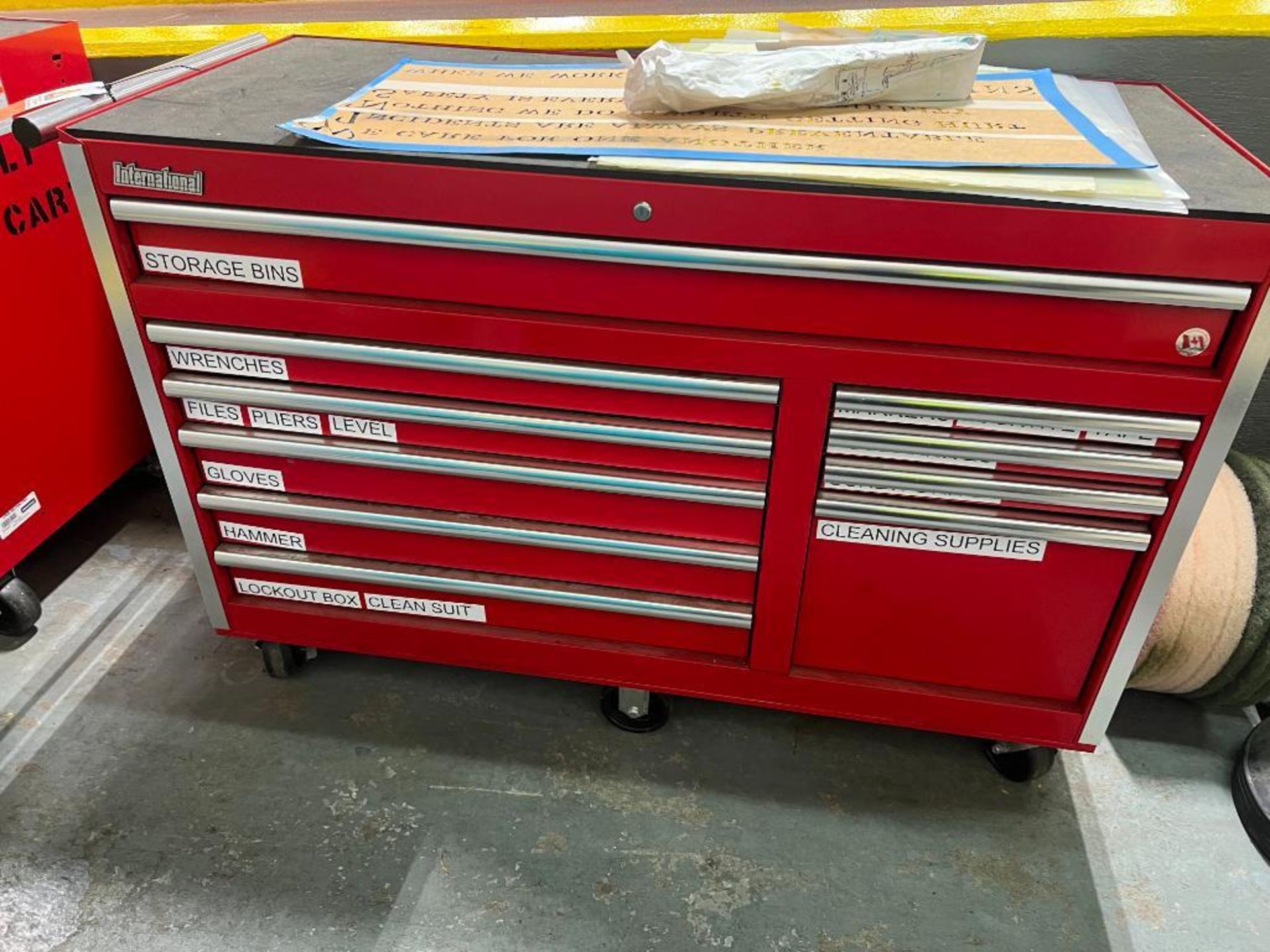 International 10-drawer rolling tool box - Image 2 of 3