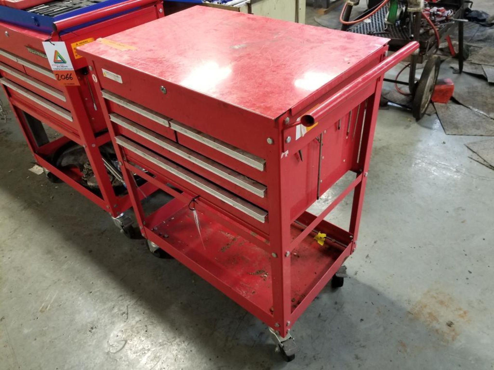 4-drawer rolling tool box with bottom shelf - Image 3 of 4