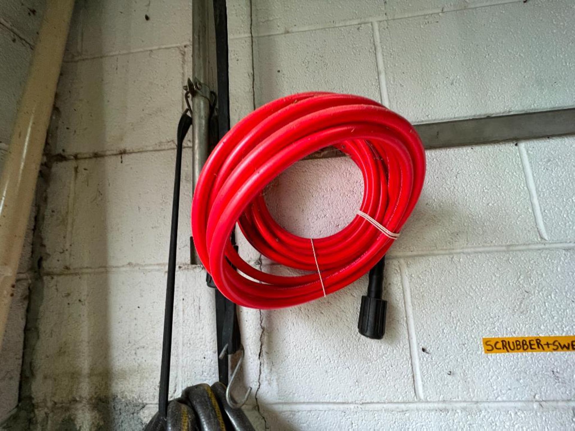 hoses on wall, includes nozzle - Image 3 of 4