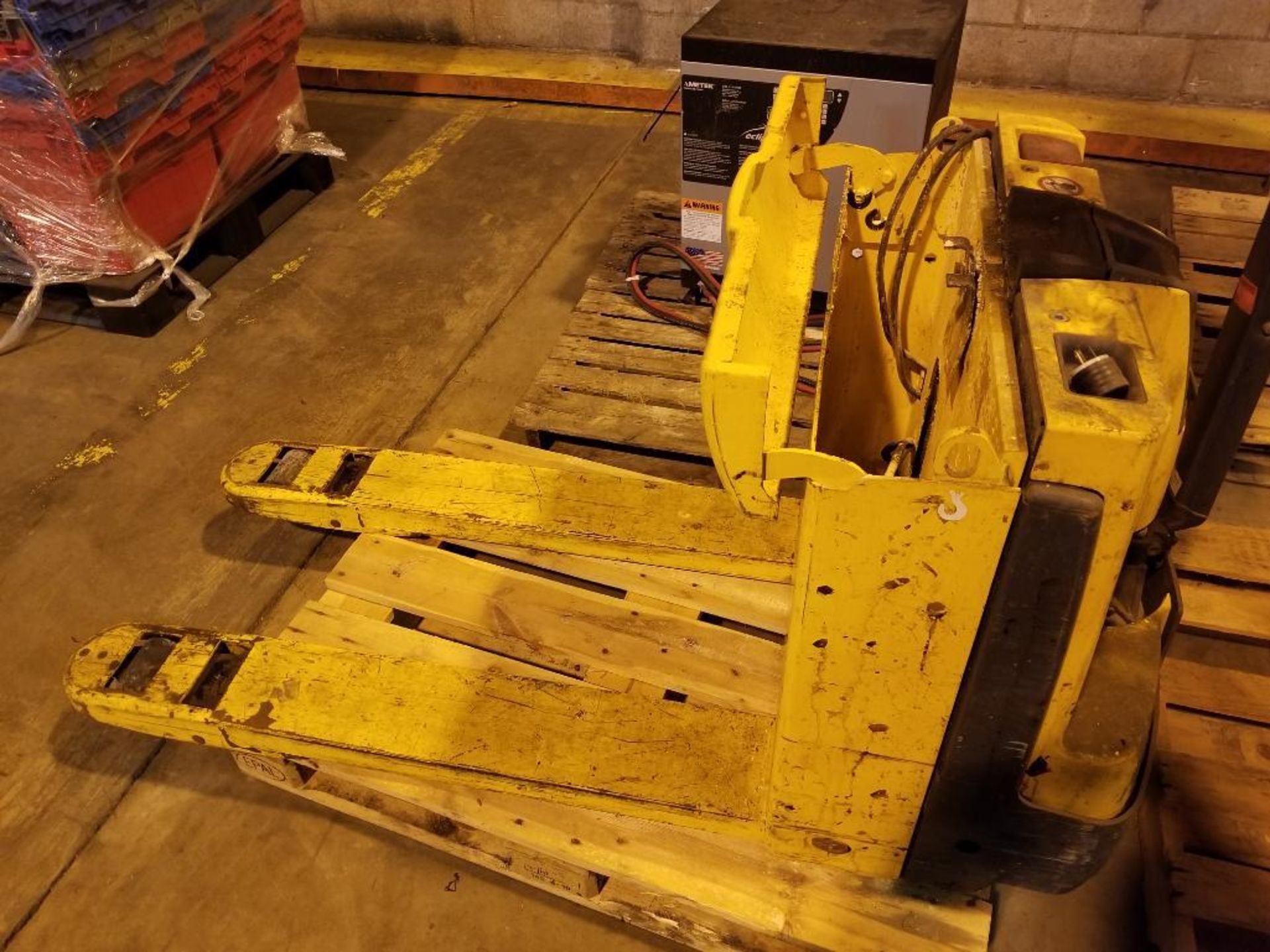 Dungheinrich walk behind pallet lift truck, model EJE 120, condition unknown - Image 2 of 12