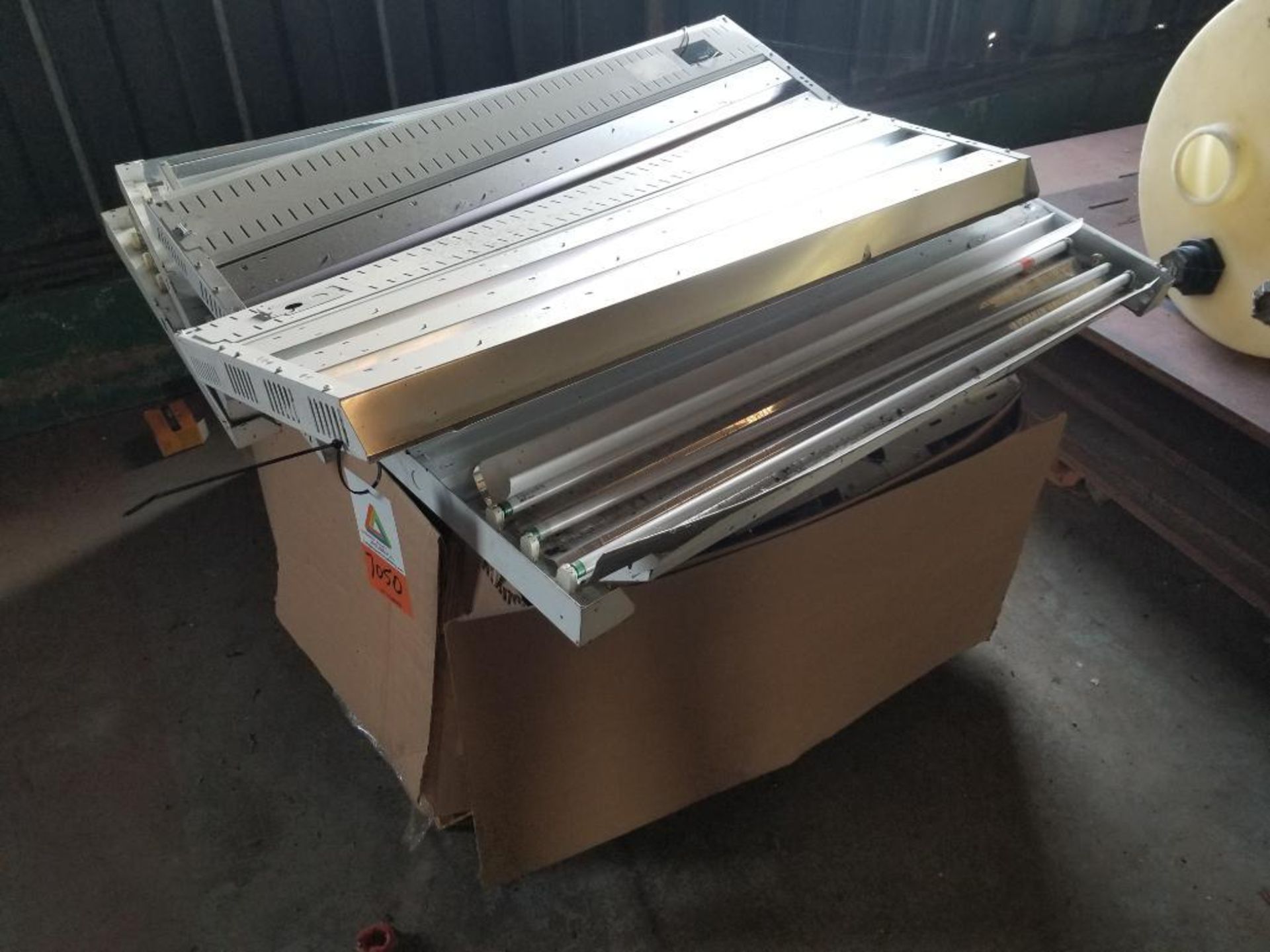 pallet of assorted lighting hoods