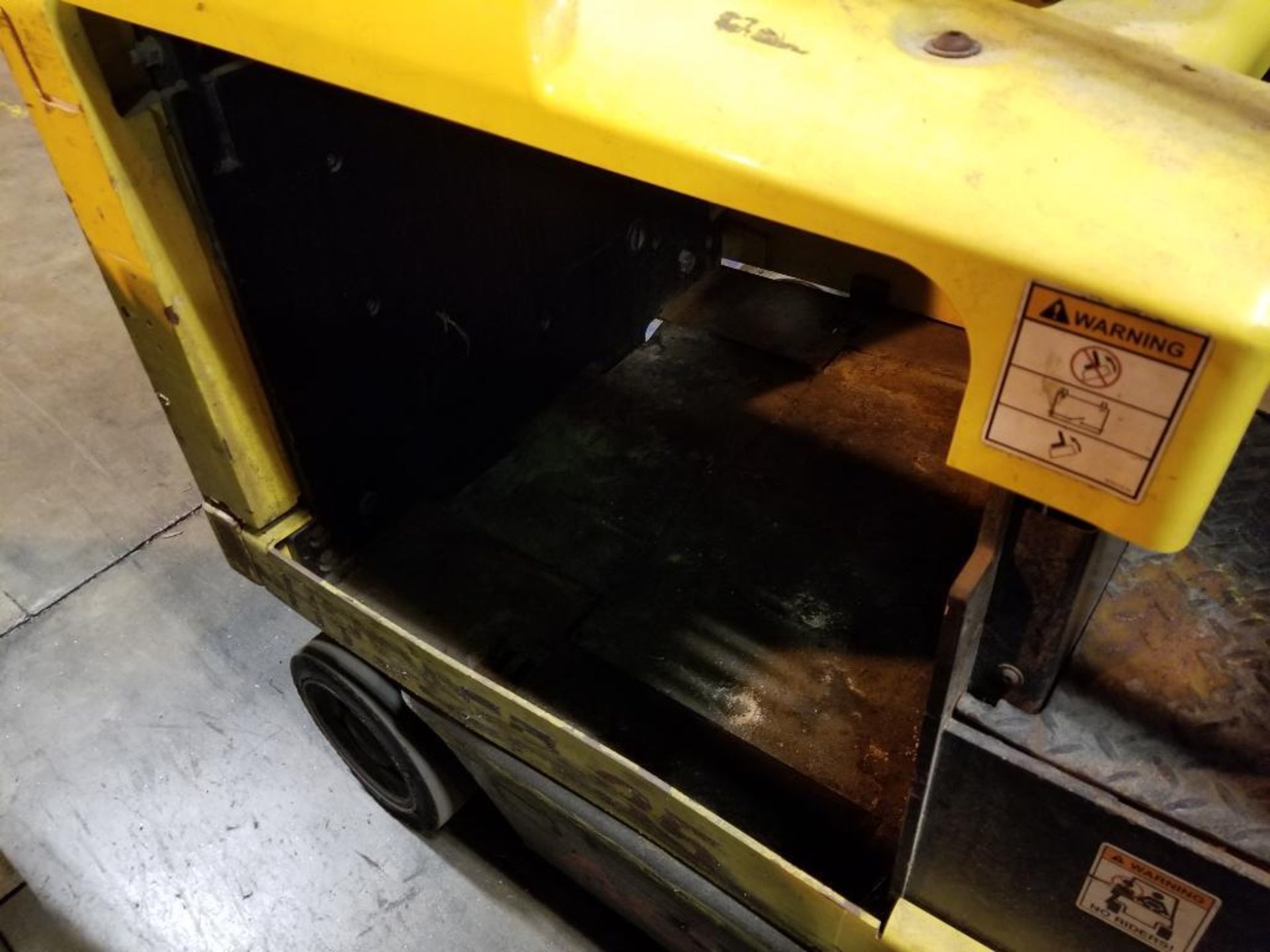 (1) Yale forklift, (1) Hyster electric forklift, model E35Z, needs repair, no battery, and (1) Hyste - Image 14 of 21