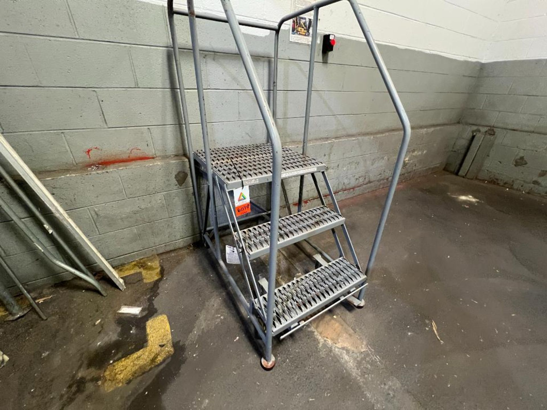 Cotterman 3-step rolling warehouse ladder