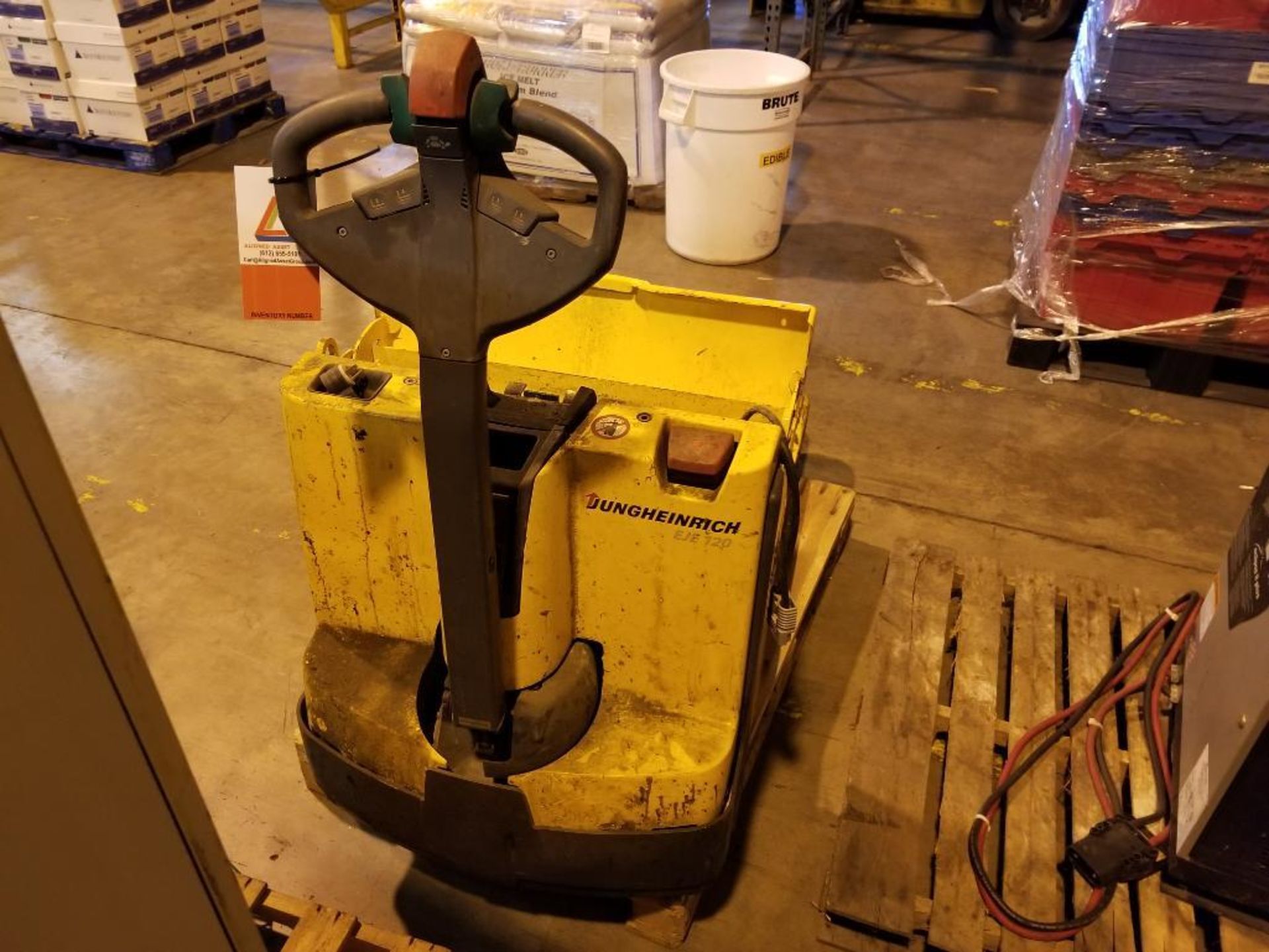 Dungheinrich walk behind pallet lift truck, model EJE 120, condition unknown - Image 4 of 12