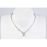 Apartes Brillant-Collier WG 750, 15,5 g, L ca. 40 cm, Kette aus vierkantigen Stäbchen