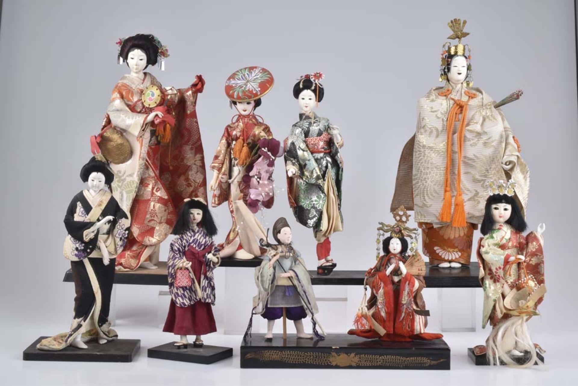 Schönes Los 8 Muschelkalk-Puppen Japan, 20 Jh., japanische Kabuki / Geisha Puppen, Mu