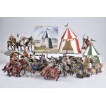 SCHLEICH 36 Aufstellfiguren Ritterspiele, Kunststoff, 13,5 - 15 cm 17x Reiter zu Pferd