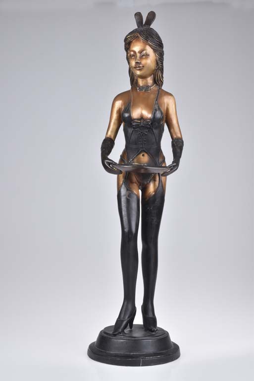 Bronze Kellnerin "Bunny" Bronze, Spezialpatina in schwarz sowie gold- und kupferfarben - Image 2 of 2