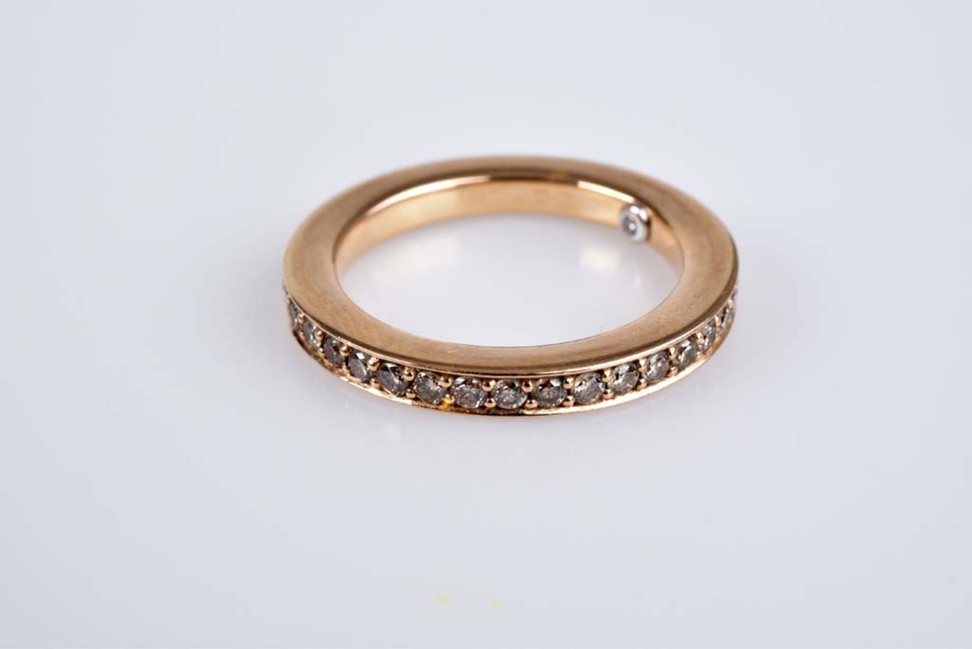 NOOR Ring Memoire NOOR EXCLUSIVE "Feel the Diamonds" 750 Rotgold, rundum besetzt mit B - Bild 2 aus 2