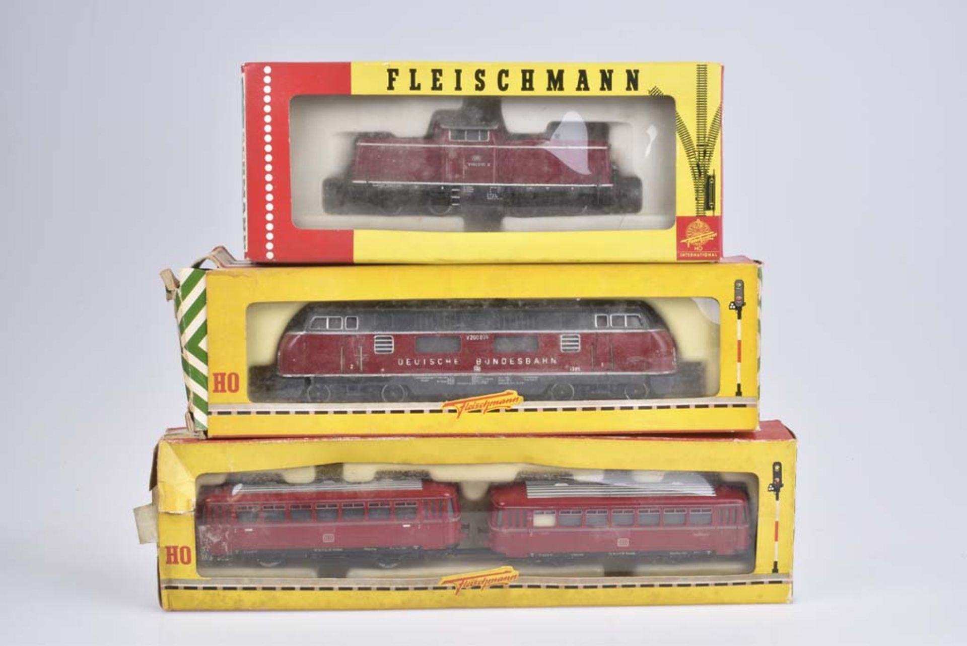 FLEISCHMANN 3 Loks H0 Diesellok 1381, BN V 200 035 der DB, 2L DC, erhabener Schriftzug