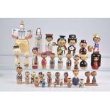 Los Japanische Kokeshi-Puppen Über 20 kleine japanische Holzpuppen, handgeschnitzt, i