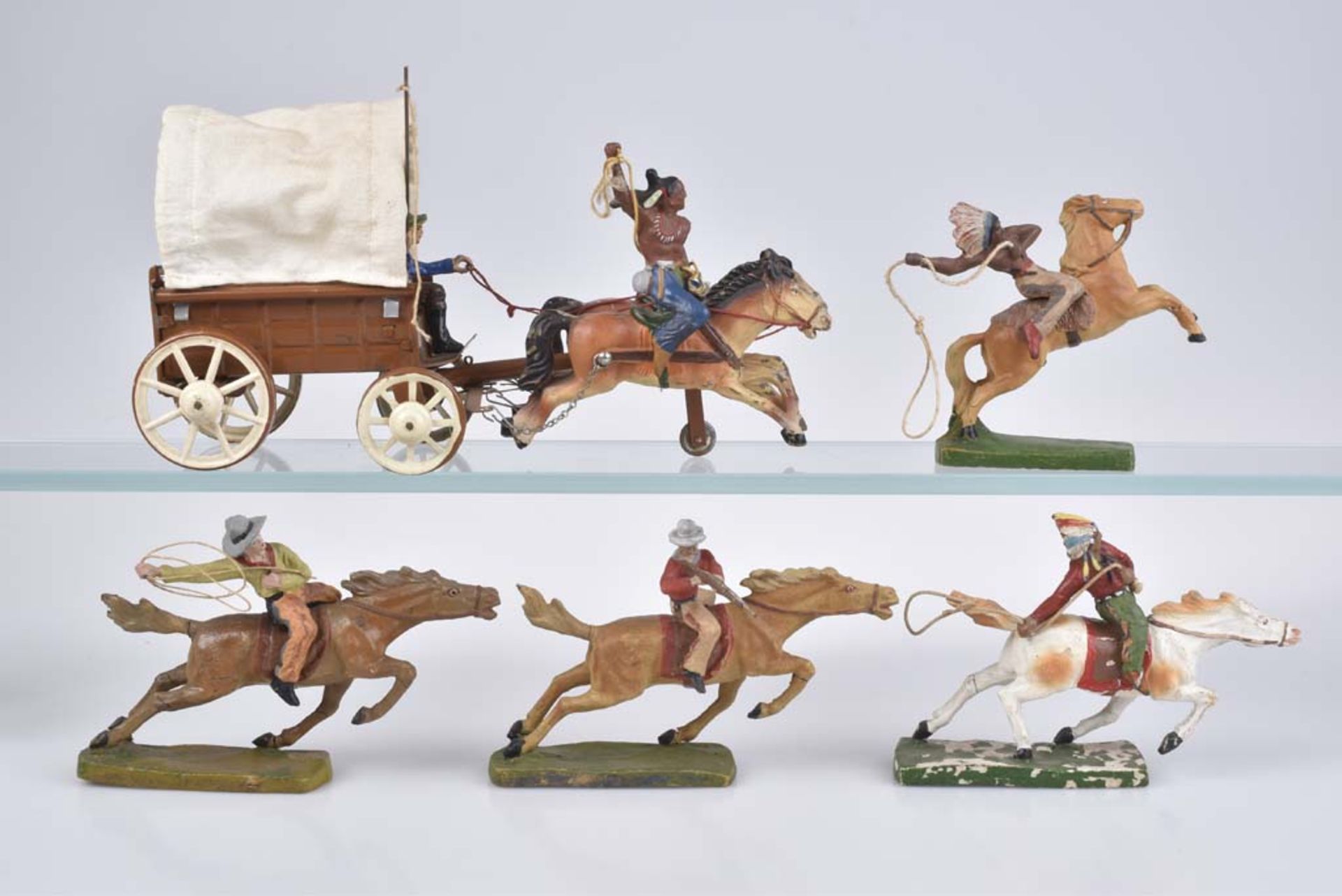 TIPPLE TOPPLE 4 Wildwest Figuren + 1 Überfallskutsche M.h., 7 cm, Cowboys und Indiane