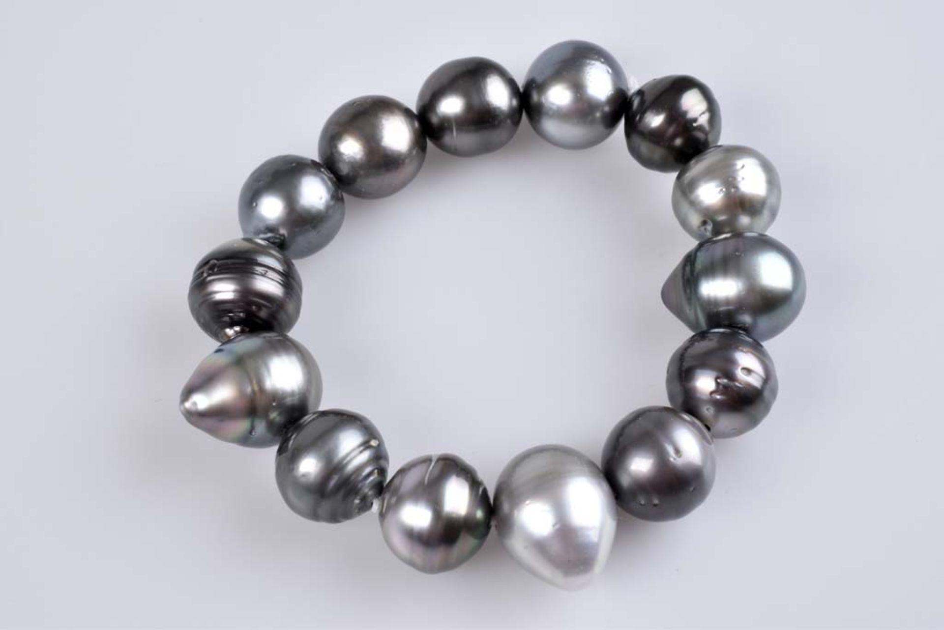 Tahiti-Perlen-Armband Aus 14 silbergrauen, natürlichen Tahiti-Perlen, D ca. 10-15mm,