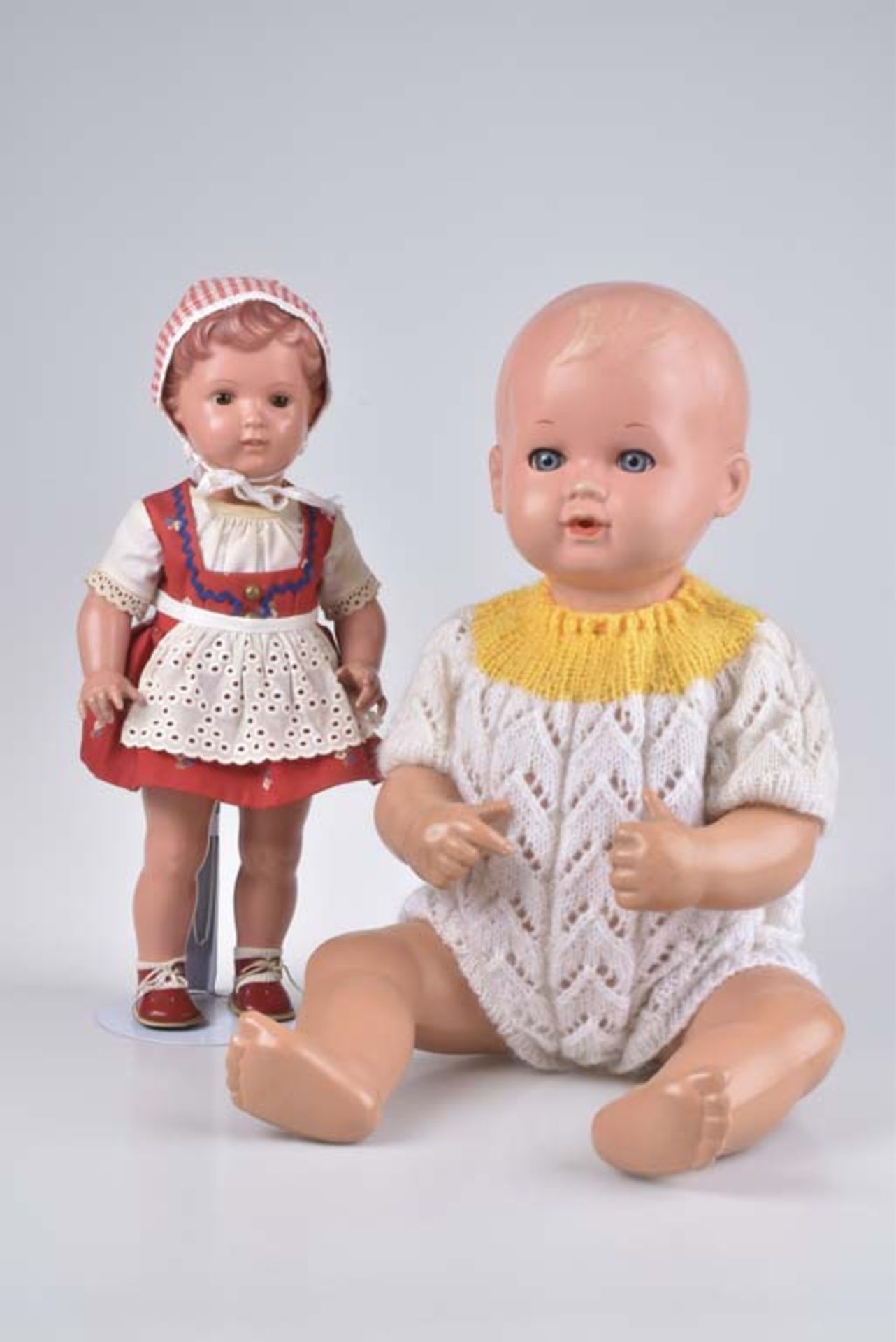 SCHILDKRÖT Mädchen + Puppen-Baby Mädchen, gem. T 40, Kurbelkopf, feste braune Augen