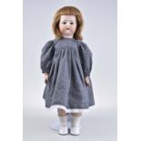 Porzellankopf-Puppe Mädchen, Bisquitporzellan, gem. 05 BE in Raute Nippon, Kurbelkopf