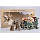 STEIFF Weihnachtsmann-Teddybär mit Rentier Father Christmas Teddy Bear with Reindeer,