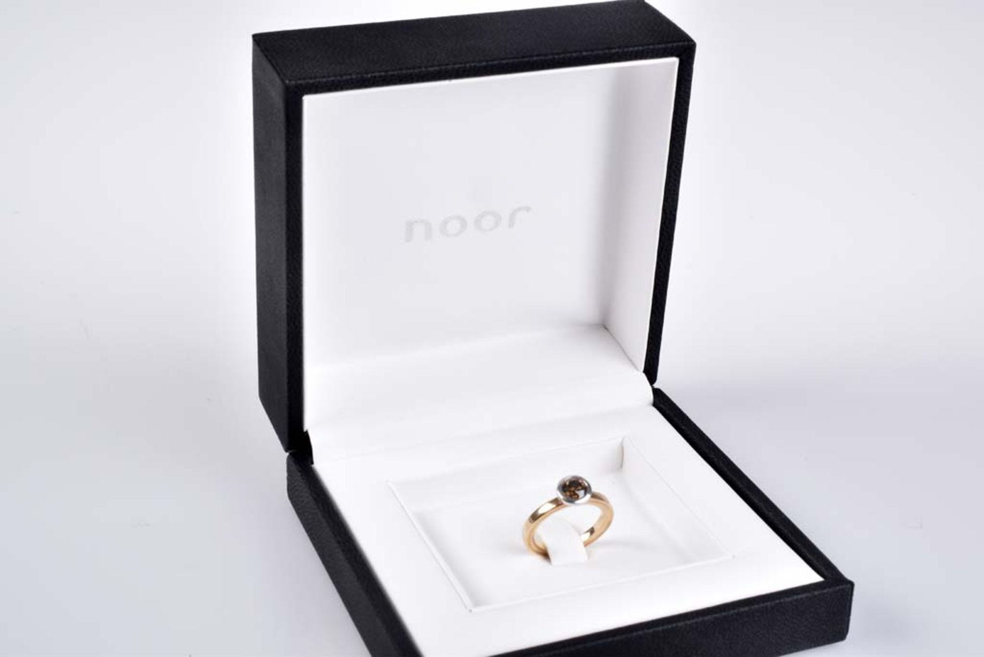 NOOR Moderner Solitär-Diamant-Ring NOOR EXCLUSIVE - Eternity, 750 Rotgold / Weißgold - Bild 2 aus 3