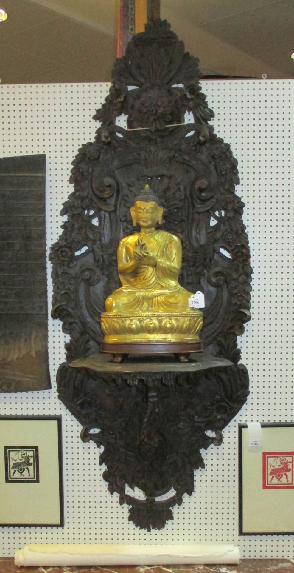 Sitzender Buddha mit Radandrehungsgeste (dharmacakramudra) - Bild 9 aus 10