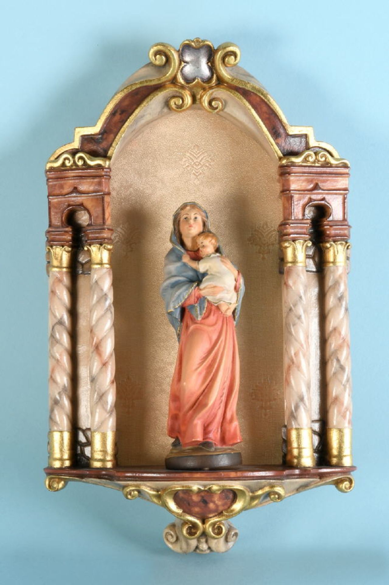 Figurennische mit Madonnenfigur