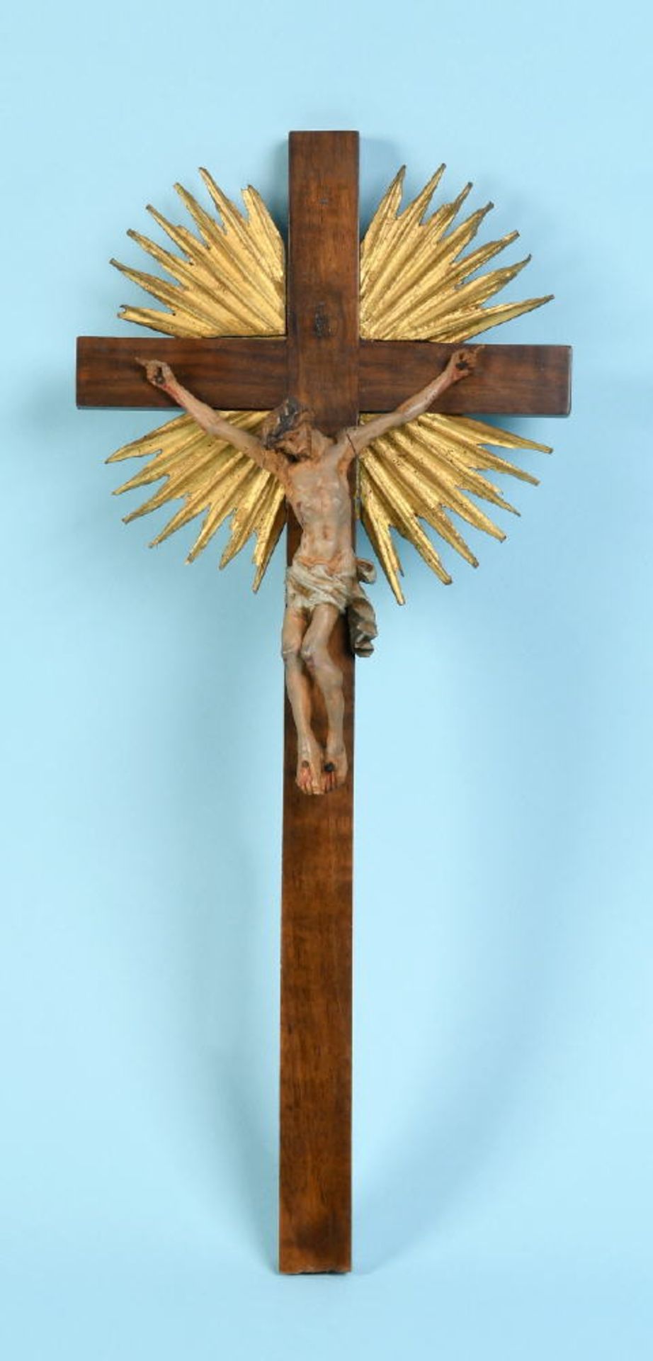 Christus-Korpus mit Kreuz und Strahlenkranz